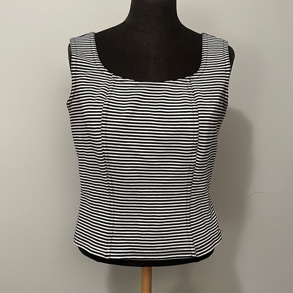 Worthington Women's Black And White Sleeveless Crop Top